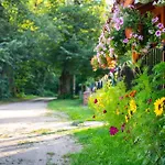 Cztery Pory Roku Bed & Breakfast