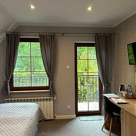 Cztery Pory Roku Bed and breakfast 3*
