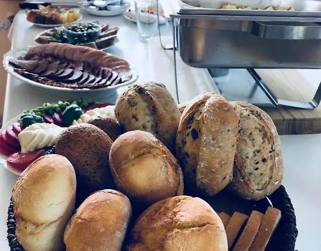 Cztery Pory Roku Nocleg ze śniadaniem Mikołajki