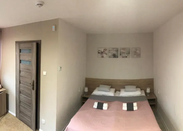 Cztery Pory Roku Nocleg ze śniadaniem 3*